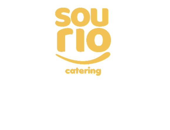Operação de hospitalidade com equipe uniformizada e treinada